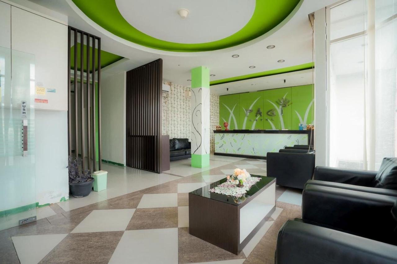 RedDoorz near Pantai Pede Hotel Labuan Bajo Buitenkant foto